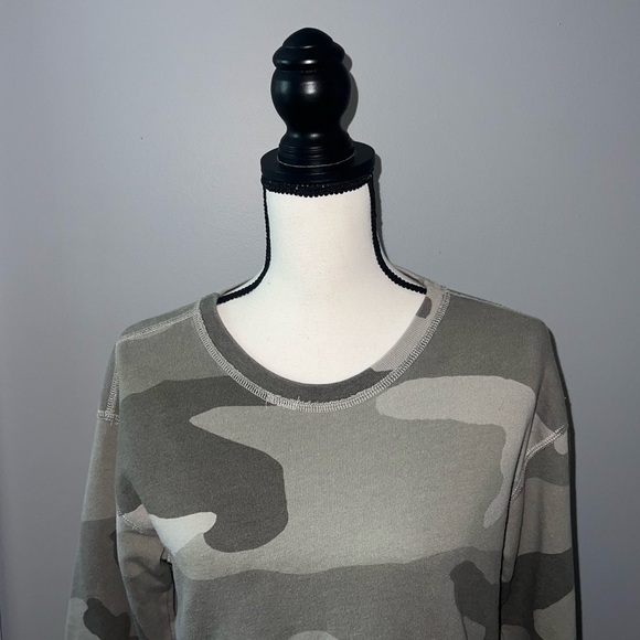 Abercrombie & fitch- camo crewneck - Picture 2 of 6